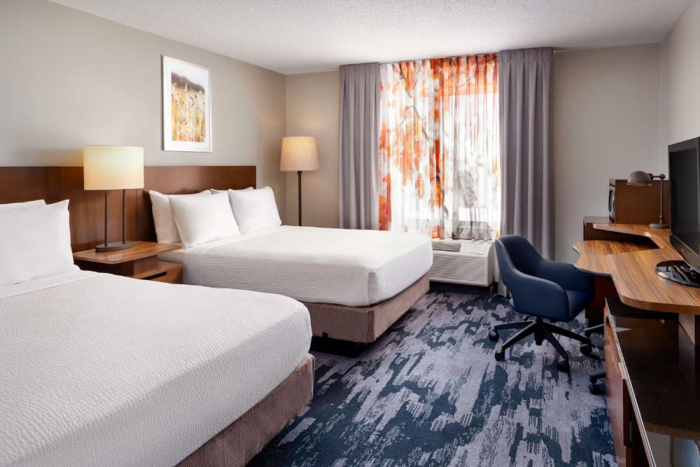 Queen Room with Two Queen Beds interior